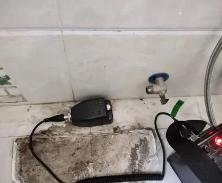 西林屋顶漏水维修公司分享下卫生间漏水的危害及解决方法